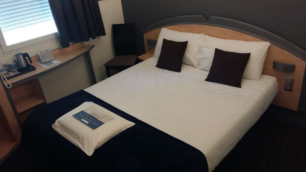 Hotel Kyriad Brive Ouest חדר תמונה